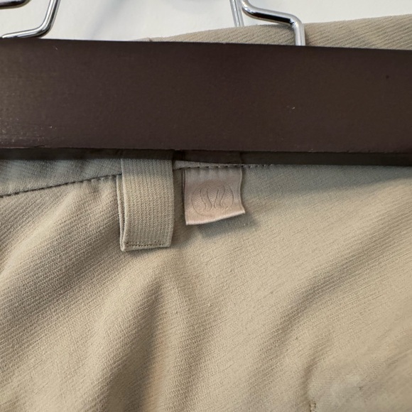 Lululemon Athletica 36 x32 Tan Chinos Lightweight Casual Wear - Picture 6 of 9